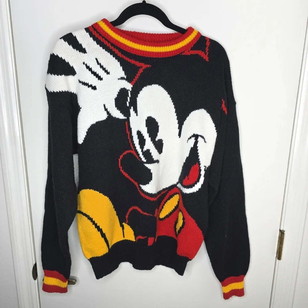 Vintage Disney Black and Red Mickey Mouse Sweater Large